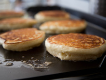 Esse ingrediente secreto para deixar a massa de panqueca mais leve e fofa vai te surpreender!