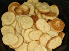 Biscoitos de queijo e cebola