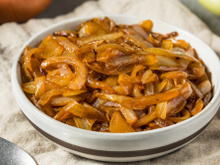 Como fazer cebolas caramelizadas perfeitas: a técnica fácil que sempre funciona