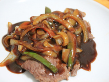 Bife ao molho barbecue