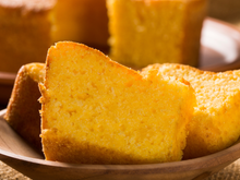 Troquei a farinha por aveia nesse bolo de milho fofinho: o segredo está no liquidificador