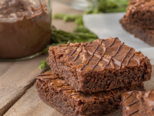 Nem forno, nem airfryer: é assim que eu faço brownie de Nutella sem sujar a louça, já anota a receita!