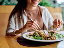 Anna Heiderscheidt, nutricionista: "4 erros que fazem você engordar no fim de semana e como corrigir isso"