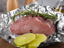 Quase ninguém sabe, mas esses são os alimentos que não devem ser feitos ou guardados em papel-alumínio e aqui está a explicação