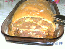 Rocambole de carne moída com massa de pão caseiro
