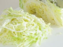 Nem alface, nem cenoura: vegetal que promete ser o queridinho de 2026 é versátil e traz textura e nutrientes para o prato