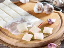 Nem óleo, nem sal: 4 formas de congelar alho para você ganhar tempo na hora de cozinhar