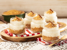 Mungunzá com leite condensado e farofa de amendoim