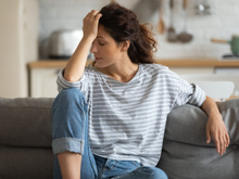 10% da população feminina em todo o mundo tem essa doença; saiba qual é e o que comer para amenizar os sintomas