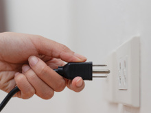 5 aparelhos que você precisa desconectar da tomada toda vez que sair de casa