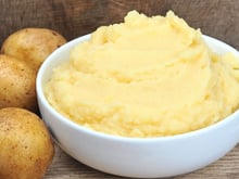 Adeus leite e manteiga no purê de batata: um chef ensinou como é feito por profissionais mas qualquer amador consegue fazer