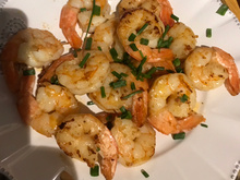 Camarão na cerveja e manteiga