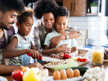 Noite temática na cozinha: 3 ideias incríveis para agitar um programa caseiro com a família!