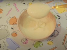 Não basta só congelar: como descongelar e usar o molho branco congelado pra facilitar a vida no fim de semana