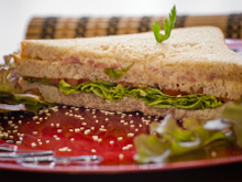 Sanduíche leve de peito de peru