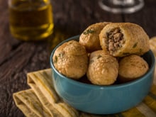 Bolinho de mandioca recheado
