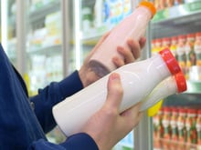 Você sabe escolher iogurte no mercado? Entenda como identificar se é saudável