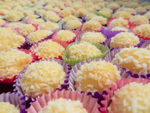 Brigadeiro de quindim: confira a receita deliciosa