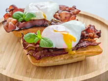 Ovo pochê PERFEITO é mais fácil de fazer do que você imagina! Aprenda o truque com um item que você já tem em casa