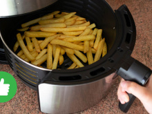 Não esqueça essa etapa ao preparar batatas na airfryer para que cada batata frita fique perfeitamente dourada