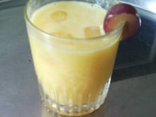 Suco de manga com laranja