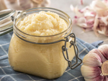 Equilibra o açúcar no sangue, elimina colesterol e aumenta imunidade: os benefícios do alho à saúde