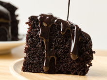 Esses ingredientes são indispensáveis para o bolo de chocolate fofinho como uma nuvem!