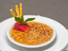 Quem prova, aprova: curau de milho brûlée é a receita de Festa Junina que vai adicionar um toque gourmet ao seu arraiá