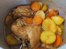 Frango com cenoura e batata na pressão