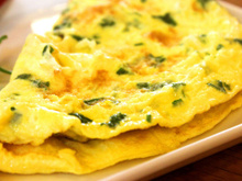 Um restaurante revela uma receita para fazer omeletes fofinhas que preenchem o prato e o deixam com uma aparência mais apetitosa
