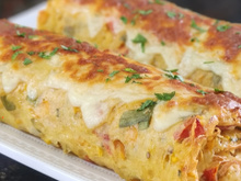 Com apenas 3 ovos e batatas raladas você faz a base de um salgado delicioso para o lanche da tarde