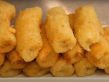 Banana empanada igualzinha a que você come no restaurante: o segredo é usar vinagre para ficar bem sequinha, saiba como fazer!