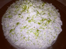 Bolo recheado de mousse de limão