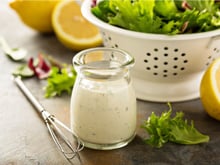 Molhos para salada com iogurte: 15 opções perfeitas para suas receitas