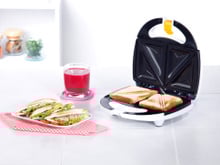 5 formas práticas de limpar grelhas e sanduicheiras