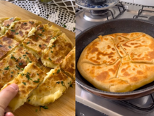 Pão de frigideira com casquinha crocante: estou viciada nessa receita com recheio de purê de batata e queijo, quero comer todos os dias