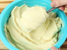 Creme com leite condensado para bolos e biscoitos pronto em 10 minutos: fica lisinho e super cremoso