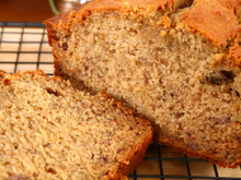 Sem açúcar e sem leite: receita de bolo de maçã, banana e aveia em 4 passos simples