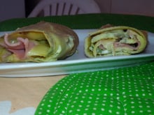 Panqueca de ovo, presunto e queijo