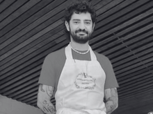 Ele morreu aos 36 anos. Era sábado. Antes, transformou o conceito de hambúrguer gourmet no país e deixou seu legado na culinária brasileira