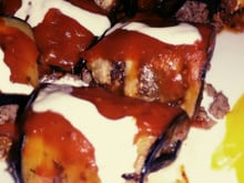 Rolinhos de berinjela com carne moída