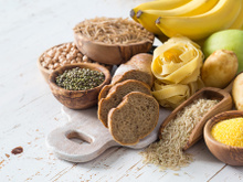 Comer carboidratos à noite engorda?