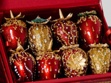 Edição de luxo: morango do amor de R$ 2.300 viraliza na internet e gera debate