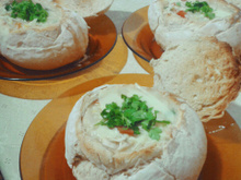 Sopa de milho no pão