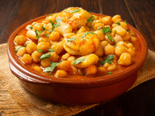 Susi Díaz, chef: "O jantar mais rápido e sem sujeira é feito refogando uma lata de grão-de-bico e alguns camarões no vinho”