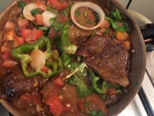 Bife de fígado acebolado