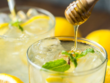 5 bebidas que, durante a noite, limpam os rins e reduzem a creatinina após os 60 anos