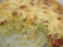 Batata gratinada de calabresa com queijo