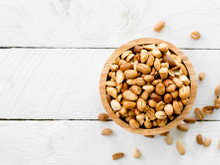 O que acontece (de bom e de ruim) com o corpo se você comer amendoim todos os dias?