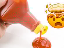 Esse é o truque SIMPLES e GENIAL para tirar o restinho de molho da embalagem; você nunca mais vai jogar produto fora!